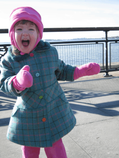 new york city-battery park-young girl playing