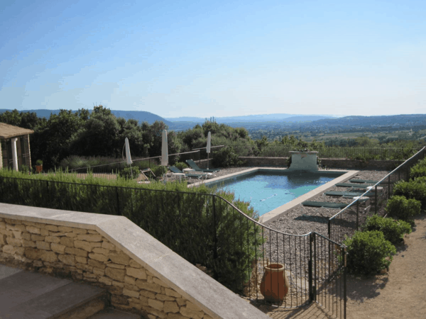 provence-villa in gordes-pool