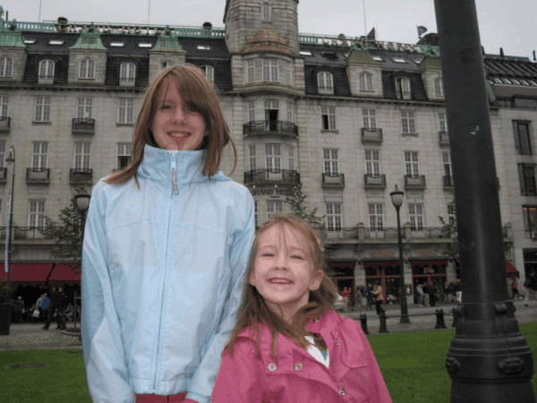 oslo-outside grand hotel