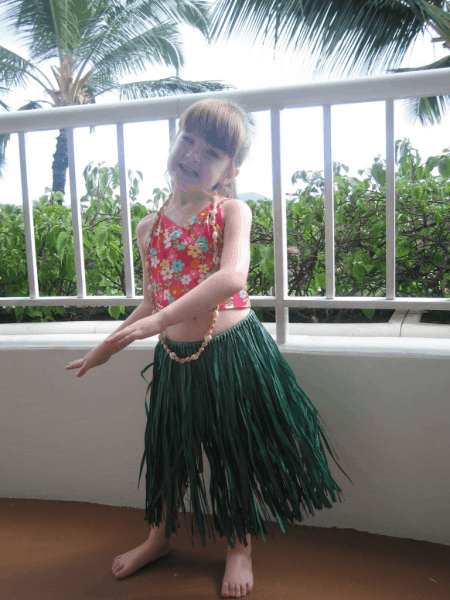hawaii-maui-fairmont kea lani-young girl hula skirt
