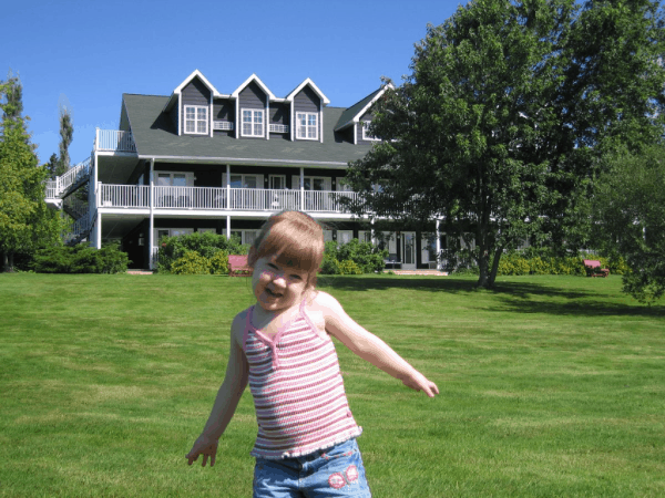 nova scotia-cape breton-inverary resort-young girl