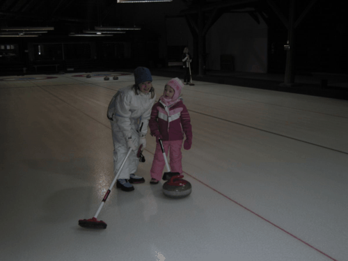 chateau montebello-curling lesson