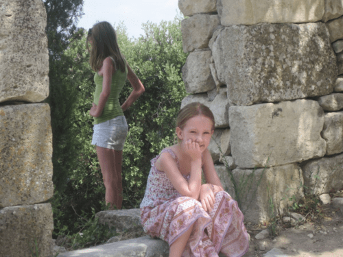 france-provence-oppede le vieux-girl resting