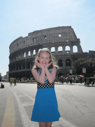 rome-outside colosseum