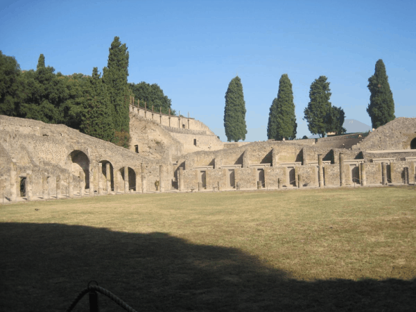 Italy-tour of Pompeii