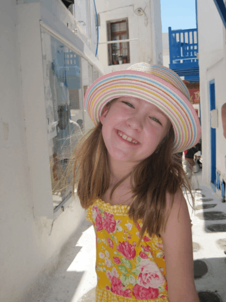 Greece-girl Shopping in Mykonos