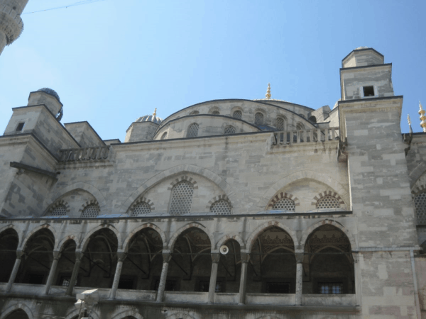 Turkey-Istanbul-Outside Blue Mosque