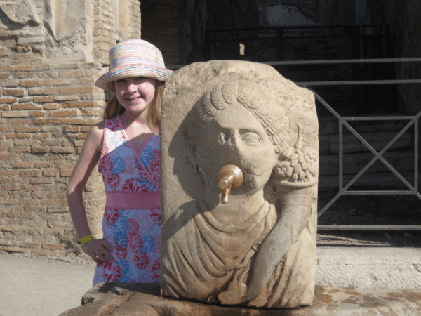 Italy-fountain in Pompeii