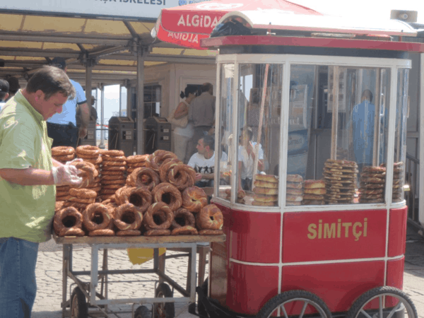 Turkey-Simitci cart in Istanbul