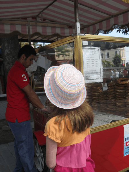 Turkey-Istanbul-preparing simit