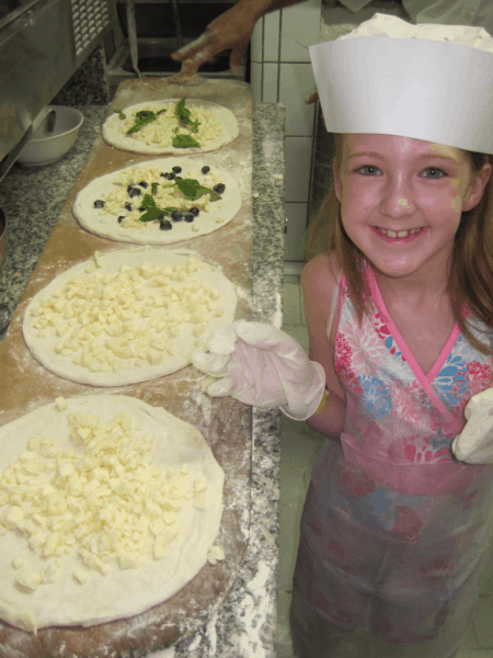 Italy-Sorrento-pizza making class