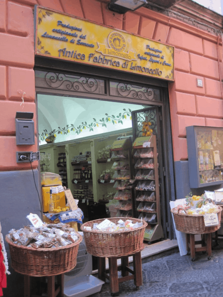 Italy-Sorrento-lemon shop