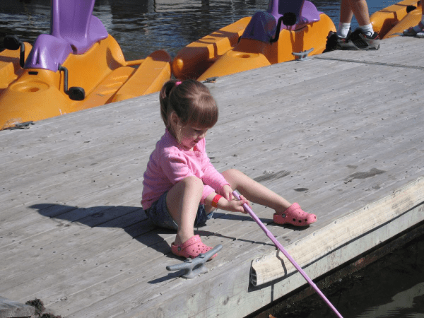 Fishing for crabs at Inverary Resort