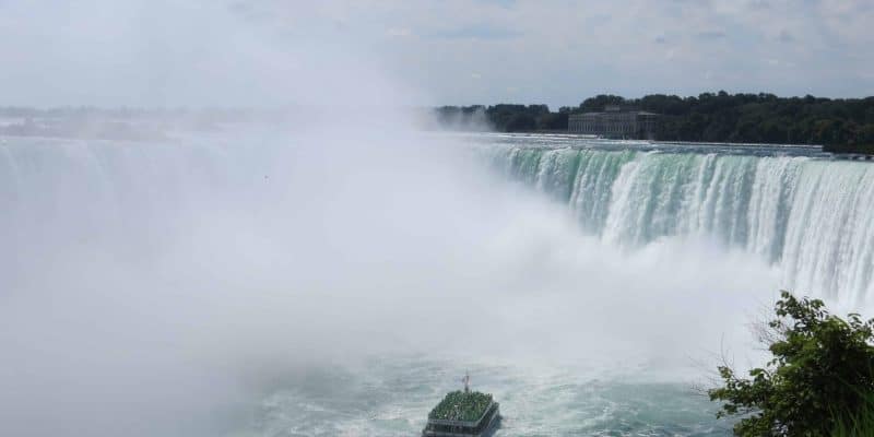 Niagara Falls Canada-Horseshoe Falls-Hornblower Cruises