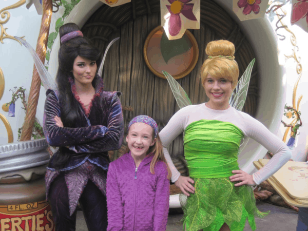 Disneyland - Emma with TinkerBell and Vidia