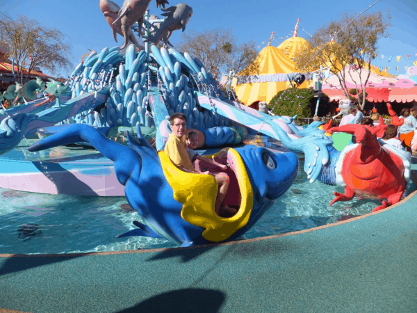 florida-universal studios-seuss landing-One Fish, Two Fish, Red Fish, Blue Fish ride