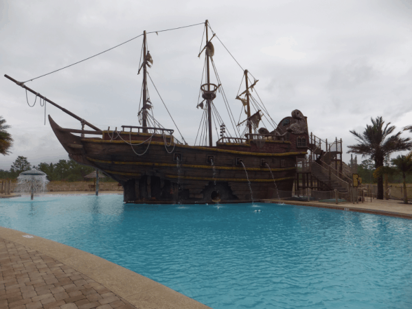 Orlando-Lake Buena Vista Resort-Pool area