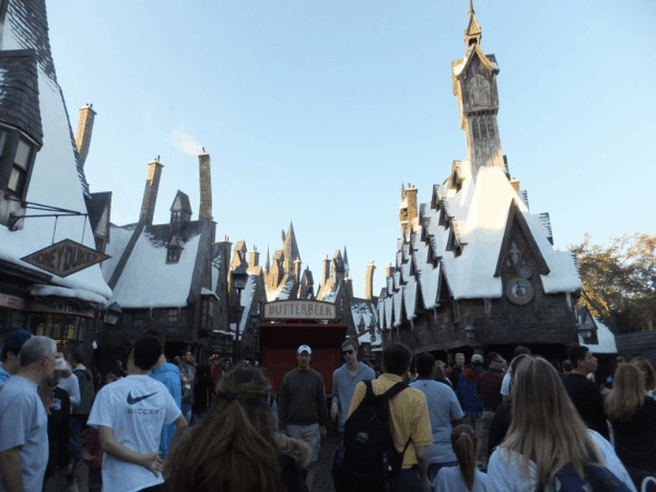 Orlando-Wizarding World of Harry Potter-Arriving in Hogsmeade