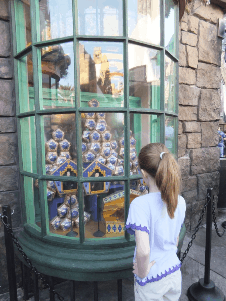 Orlando-WWOHP-shop window