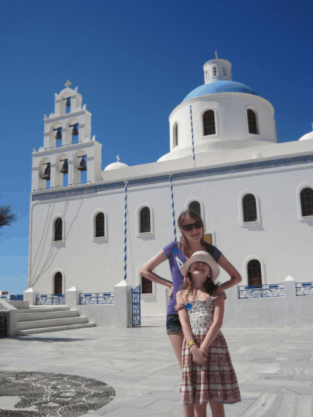 greece-santorini-oia girls in caldera square