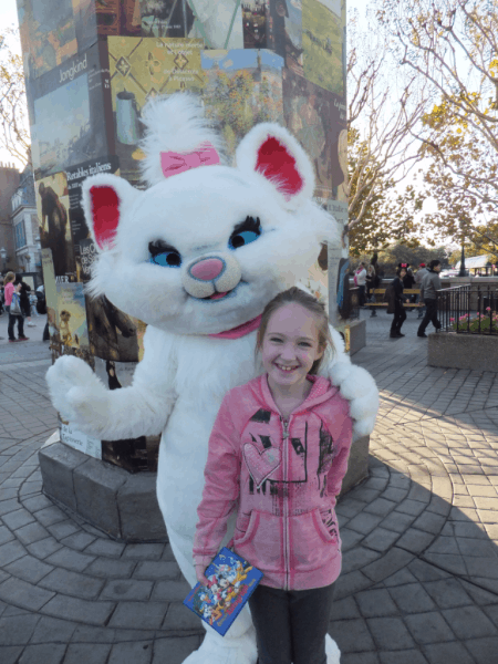 Disney World-EPCOT-in France with Marie from Aristocats