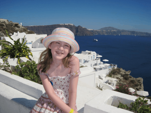 greece-santorini-young girl in Oia