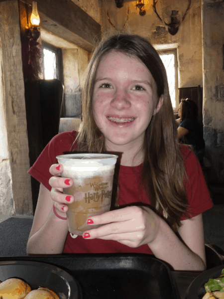 Orlando-WWOHP-butterbeer