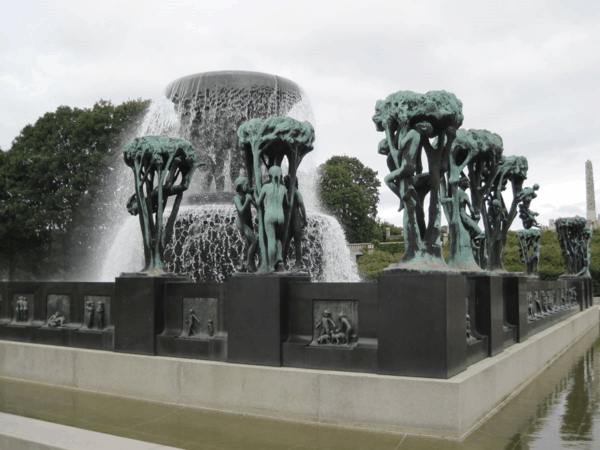 Norway-Oslo-Vigeland Park-fountain