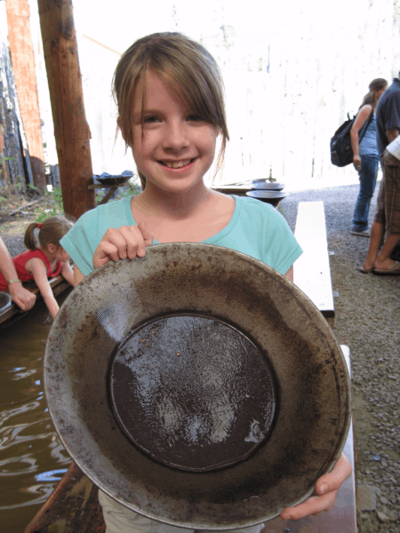 Alaska-Fairbanks-panning for gold