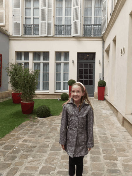 France-Paris-courtyard - Le Prince Regent
