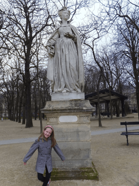 Paris-statues in Luxembourg Gardens