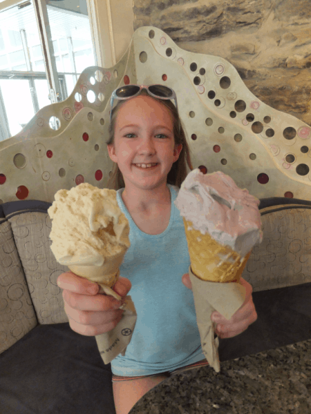 Ottawa-Piccolo Grande - Peanut butter and blueberry cones