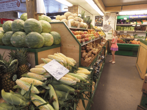 Toronto-Shopping for fruit in St. Lawrence Market