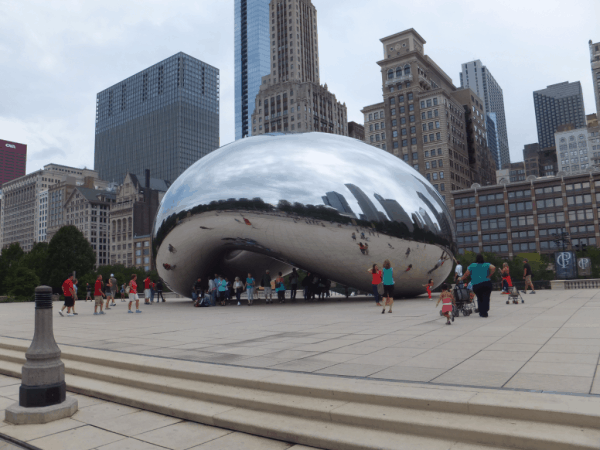 Chicago-Cloud Gate sculpture