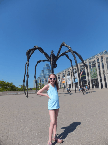 Ottawa- outside National Gallery-Maman sculpture