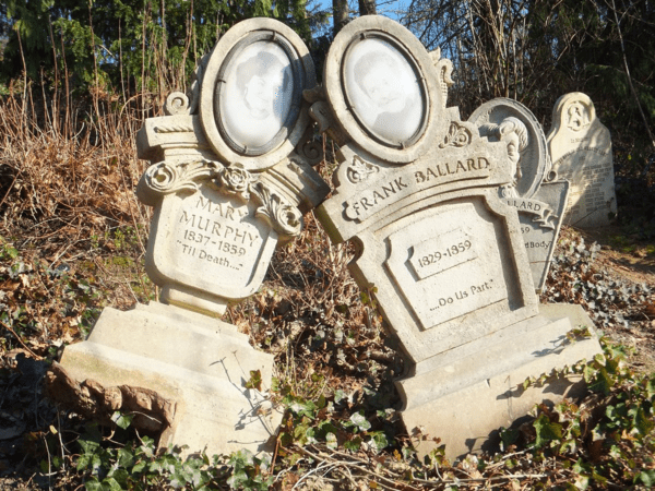 Disneyland Paris-Phantom Manor - Tombstone