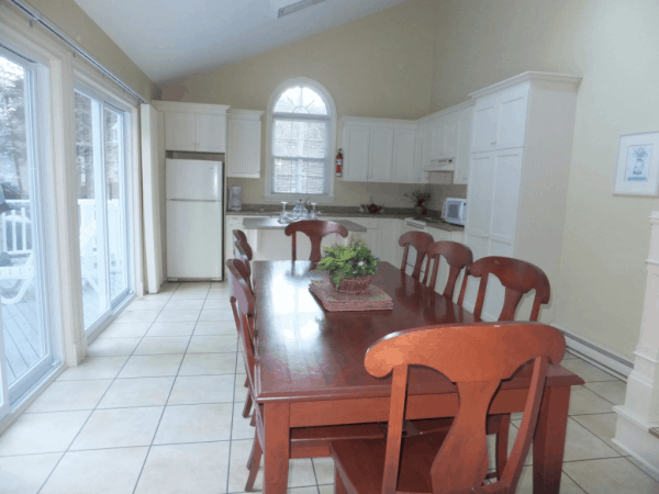 Prince Edward Island-Kindred Spirits Kitchen and Dining Area