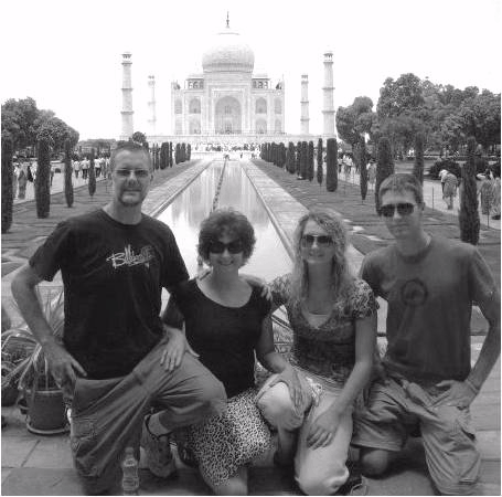 Dobbe Family at Taj Mahal