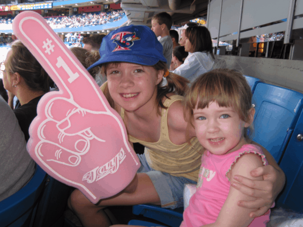 Toronto-Blue Jays game-girls cheering