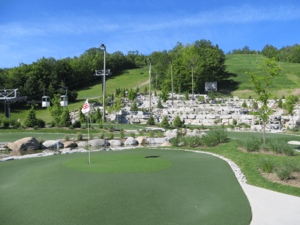 Collingwood-Blue Mountain Resort-Cascades Putting Course