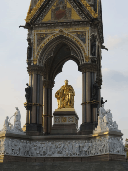 Kensington Gardens - London - Albert memorial Close Up