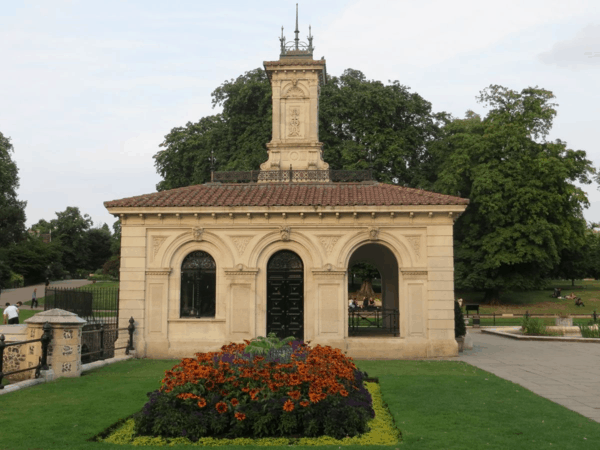 London-Kensington Gardens - area of Italian Gardens