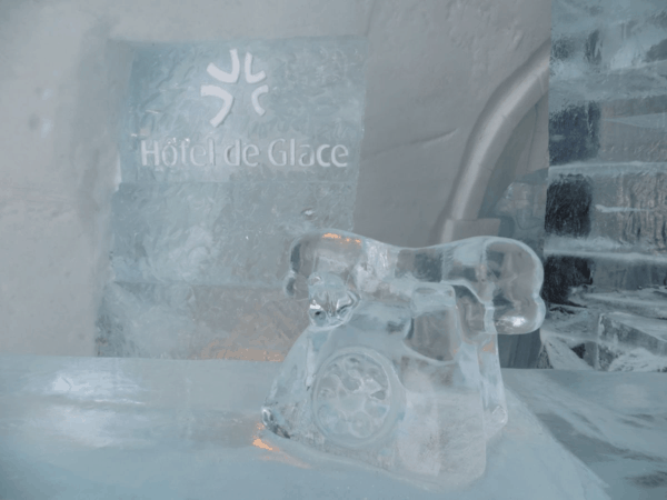 Quebec-Ice Hotel-reception desk-phone