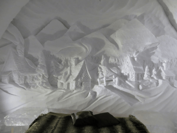 Quebec-Ice Hotel-Themed suite-snow carving