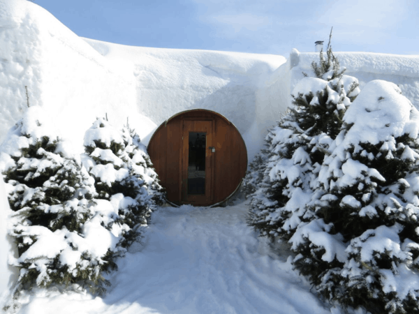 Quebec-Ice Hotel-outdoor sauna
