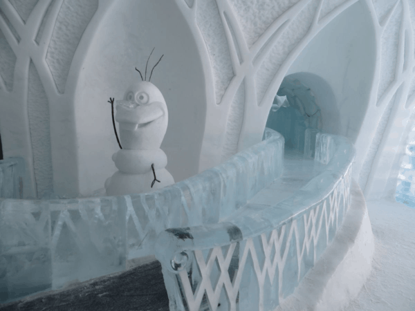 Quebec-Ice Hotel-Disney-Frozen-slide