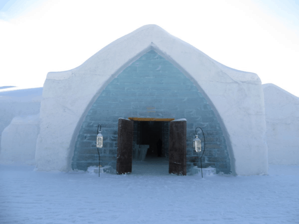 Quebec-Ice-Hotel-Exterior