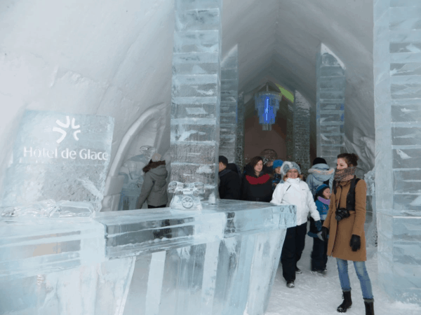 Quebec-Ice Hotel-entering Great Hall