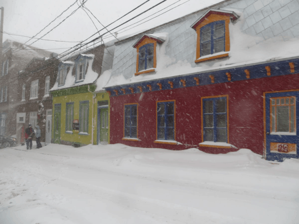 Quebec-walking-tour-near-St. Roch-neighbourhood-winter