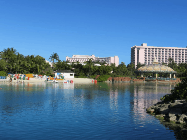 Bahamas-Atlantis-lagoon